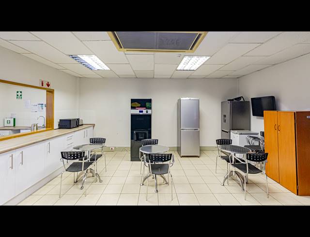 790M² OFFICE TO LET IN FERNDALE